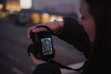 Nikon magazine - Antonia Thomsen  low-light and street nights